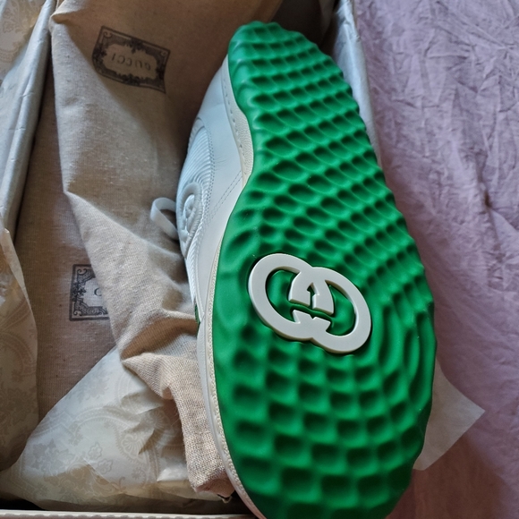 Authentic Gucci - Picture 3 of 4